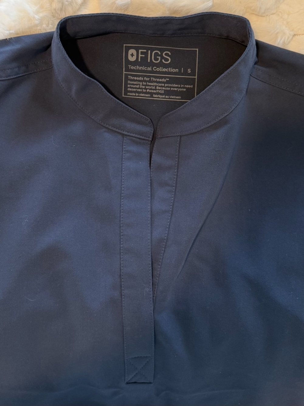 FIGS Women's Rafaela Oversized Scrub Top - Night Sky - Size Small - Picture 3 of 6
